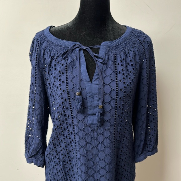 Daniel Rainn Blouse Pale Sky Wilcox Smock Detail Top Eyelet Allover Navy Small - Picture 3 of 9